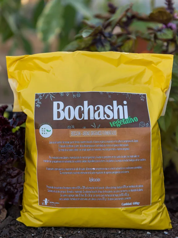 bolsa de bochashi vegetativo apoyado en la tierra